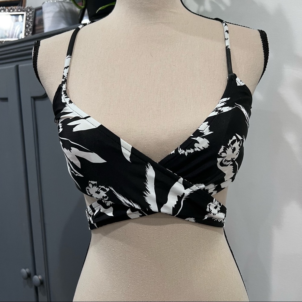 Reversible swim top - Picture 2 of 7